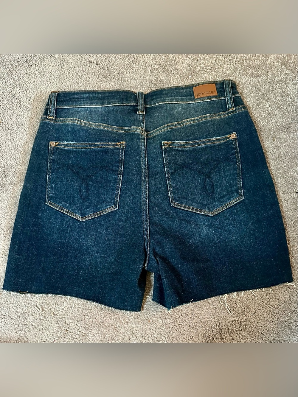 Judy Blue NWOT L Dark Wash Button-Fly Denim Shorts - Picture 2 of 6